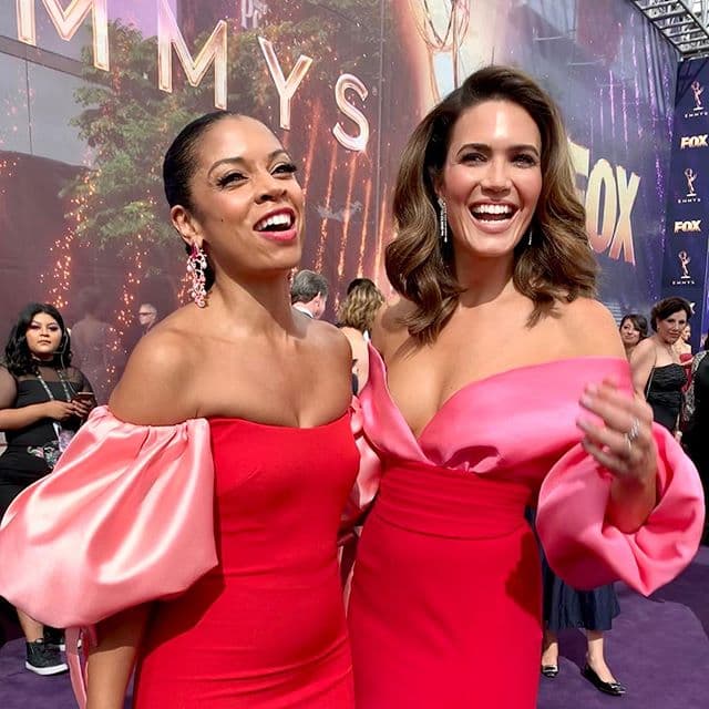 Esta tendencia de combinar ambos tonos cálidos fue tan repetida durante la noche que incluso entre actrices del mismo programa se duplicó el look.