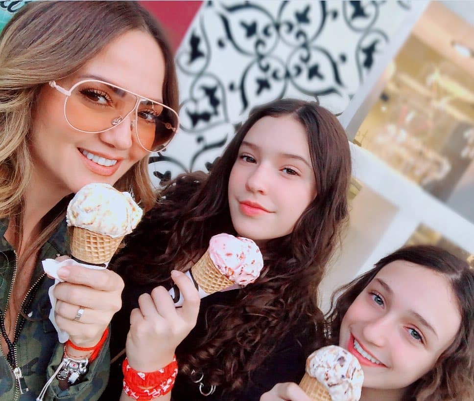 Mía y Nina, las dos hijas de Andrea Legarreta y Erik Rubín han demostrado que llevan en la sangre el talento de ambos, ellas han actuado en diferentes producciones de cine y teatro, además, han manifestado su gusto por la música.