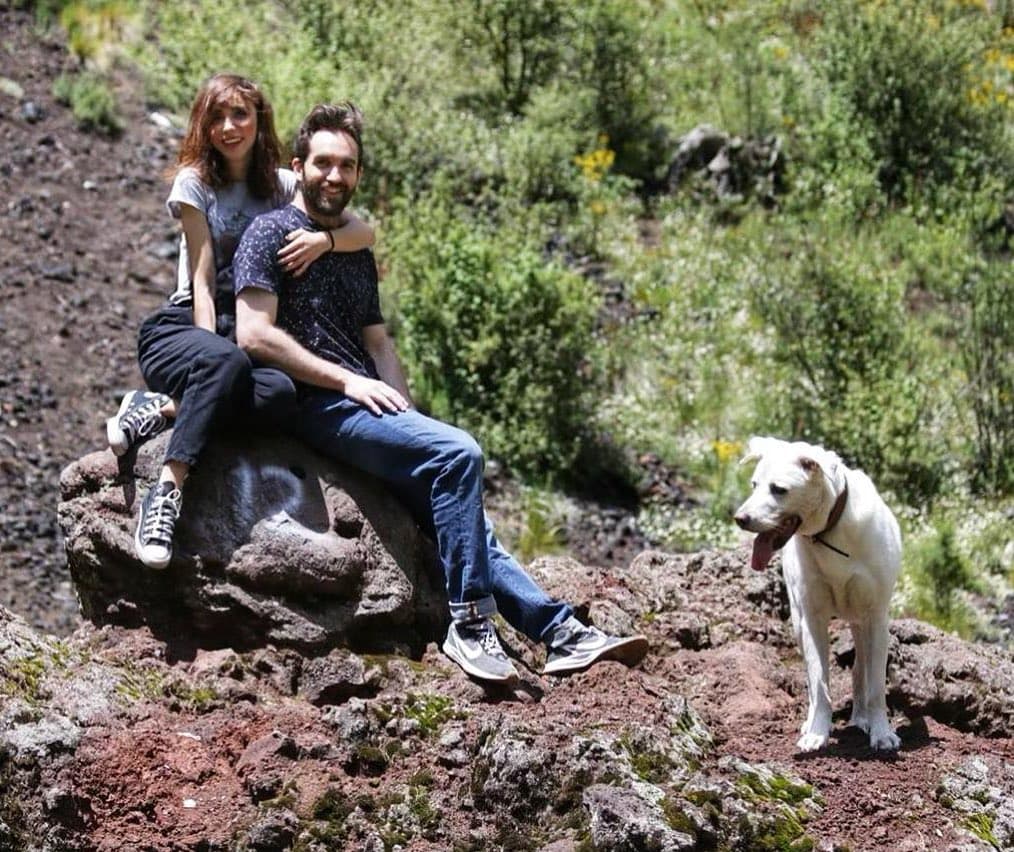 En aquel momento, poco se sabía tanto del galán en cuestión como de la formalidad de la relación entre ambos, sin embargo, en una reciente publicación de Instagram, todo parecería apuntar a que la conductora ha confirmado no solo su noviazgo con Zabala, sino la aprobación de su amor más grande, el increíble y adorable Güero.