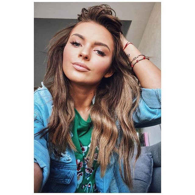 Geraldine acusó a Irina por acoso con indirectas, amenazas verbales y burlas hacia ella. Uno de los momentos cruciales para confirmar que su aún esposo tenía una relación con Irina fue cuando la actriz rusa subió una foto con en la que aparecía la maleta de Gabriel Soto.