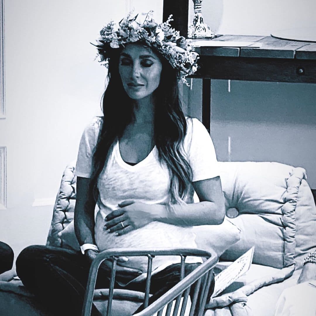 “Nuestro cuerpo se transforma y de la forma más increíble nos sorprende. Nunca quiero olvidar estos momentos; mágico, único y real”, escribió.