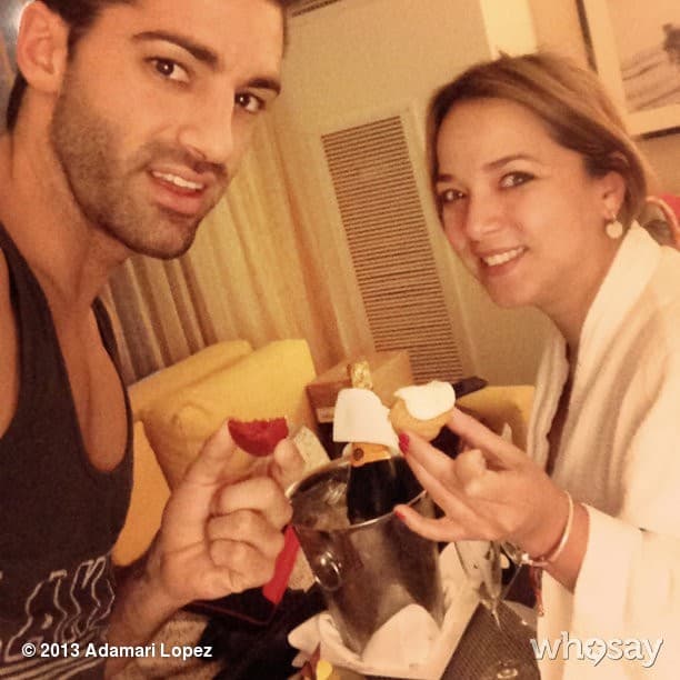 Pese a que no son muchas las ocasiones en las que la actriz habla de lo que fue su enfermedad, tras más de una década de su primer diagnóstico, Adamari no deja de lado su compromiso con el público para seguir difundiendo conciencia sobre la detección oportuna del cáncer de mama.