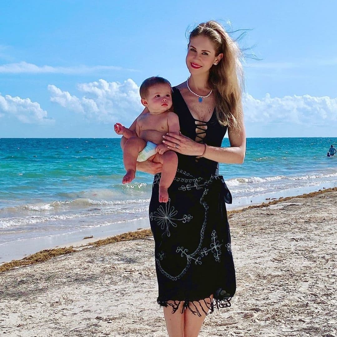 “Martina voló y pegó con el escalón por atrás. Yo ahí decía: ‘mátenme por idiota’. Pero al final de cuentas son accidentes. Gracias a Dios no pasó a mayores, pero obviamente tuvo que estar en observación. Es una cosa difícil porque era muy muy muy chiquita”, dijo.