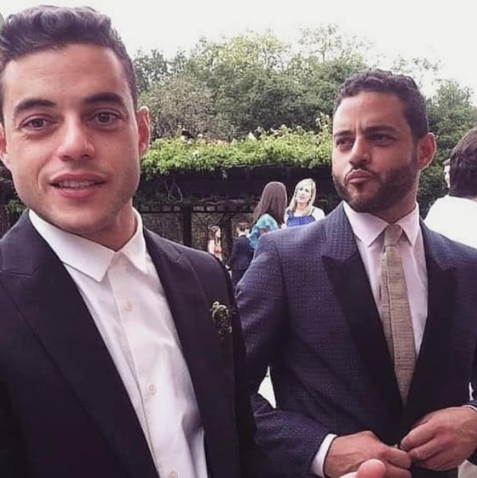 El actor de origen egipcio, Rami Malek, tiene un hermano gemelo. Sami nació cuatro minutos después que él y es profesor. A través de las redes sociales se puede ver lo bien que se llevan los hermanos que, aunque aparentan menos edad, están por llegar a los 39 años.