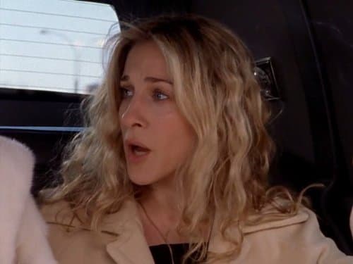 4. No siempre obtenemos el cierre que deseamos cuando se termina una relación. Muchas nos identificamos con Carrie esa vez que Burger rompió con ella por medio de un post-it, haciéndola enfurecer.