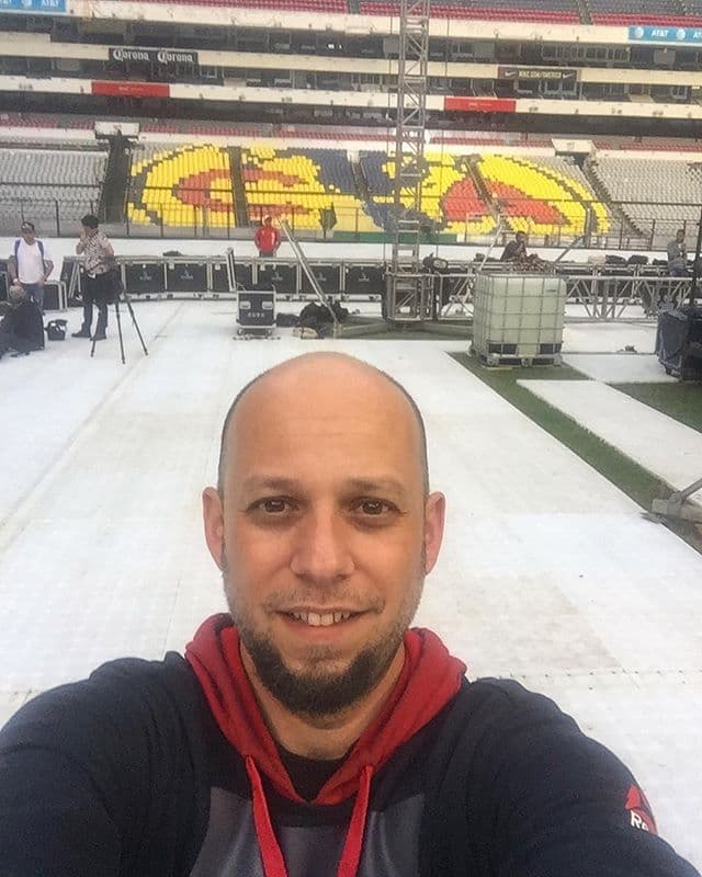 Claudio Rodriguez: Bro, el problema es que no puedes generalizar, los puntos que mencionas también existen en el mundo hétero, y si nos metemos con la religión también hay casos muy macabros. Hay que defender el amor en cualquier presentación. La culpa de tu pasado es tuya, no de ninguna comunidad. Abrazo.