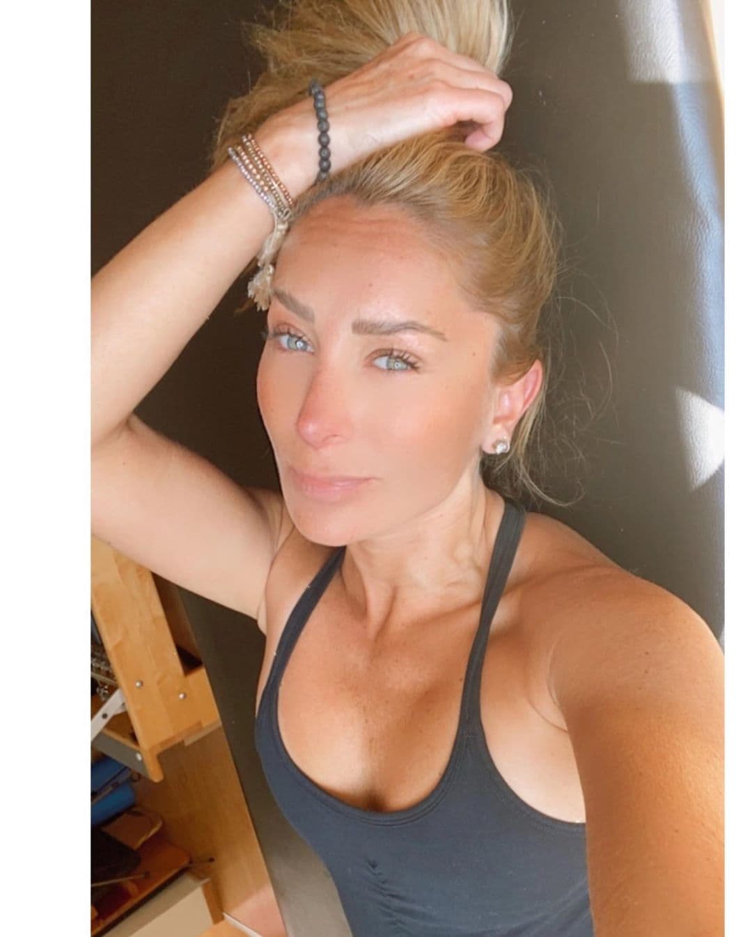 “A mi parecer, el mejor entrenamiento es el que a cada uno de nosotros nos acomode, personalmente no me gusta el gimnasio prefiero entrenamientos funcionales al aire libre y amo pilates!!!”, escribió junto a las fotografías.