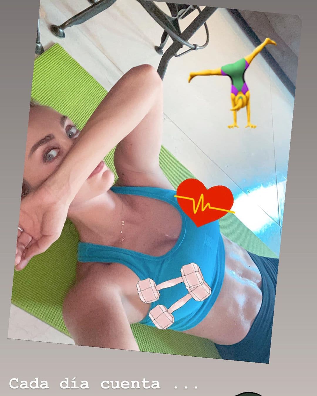 Desde que la cantante abrió su canal de YouTube, @AnbyAnahi, la esposa de Manuel Velasco se ha visto cada vez más constante en su dedicación a llevar una vida sana y fitness. En dicha plataforma, la actriz comparte sus rutinas de ejercicio, al igual que recetas saludables.