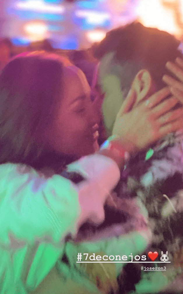 Los mensajes de amor entre ellos no faltaban en sus respectivas cuentas de Instagram. En sus fotos se podía leer: “Mi amor, feliz 7 conejos, ya te quiero ver conejita hermosa”, señalaba José Ron.