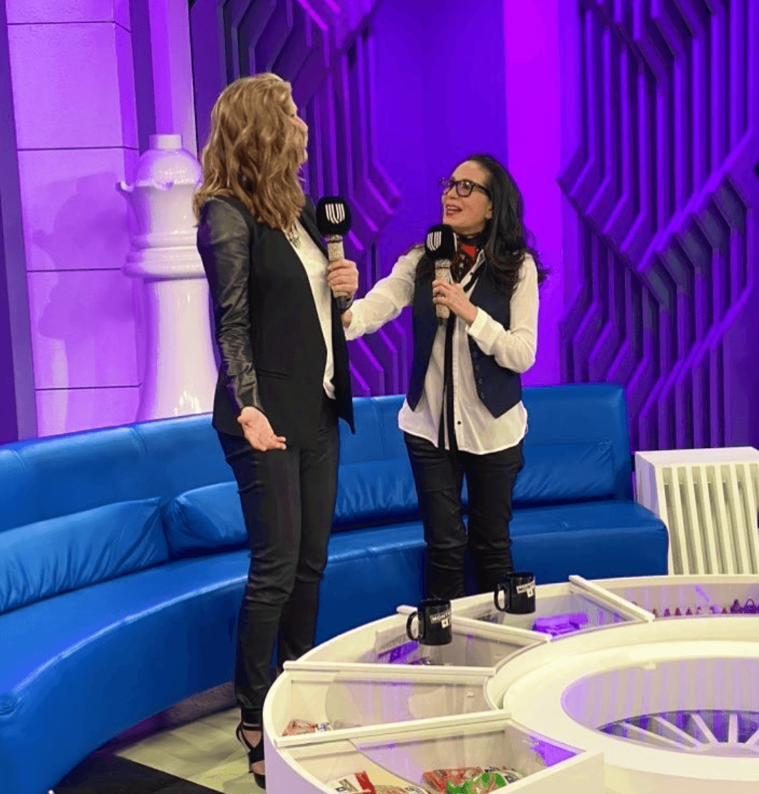 Montserrat había permanecido callada, pero días después fue interceptada por varios medios de comunicación y ahí habló de lo acontecido. 
<br>
<br>“Se ofuscó un poco, pero nah, yo la quiero mucho. Se fue arrebatadamente, pero se llevó toda la mesa de dulces, muy enojada ni estaba”, comentó la también modelo en un tono muy relajado. 
<br>
<br> El pasado 13 de octubre, Montse nuevamente fue cuestionada sobre el tema y dijo que respeta la forma de ser de cada persona, dejando claro que no tiene ningún problema con ella.
