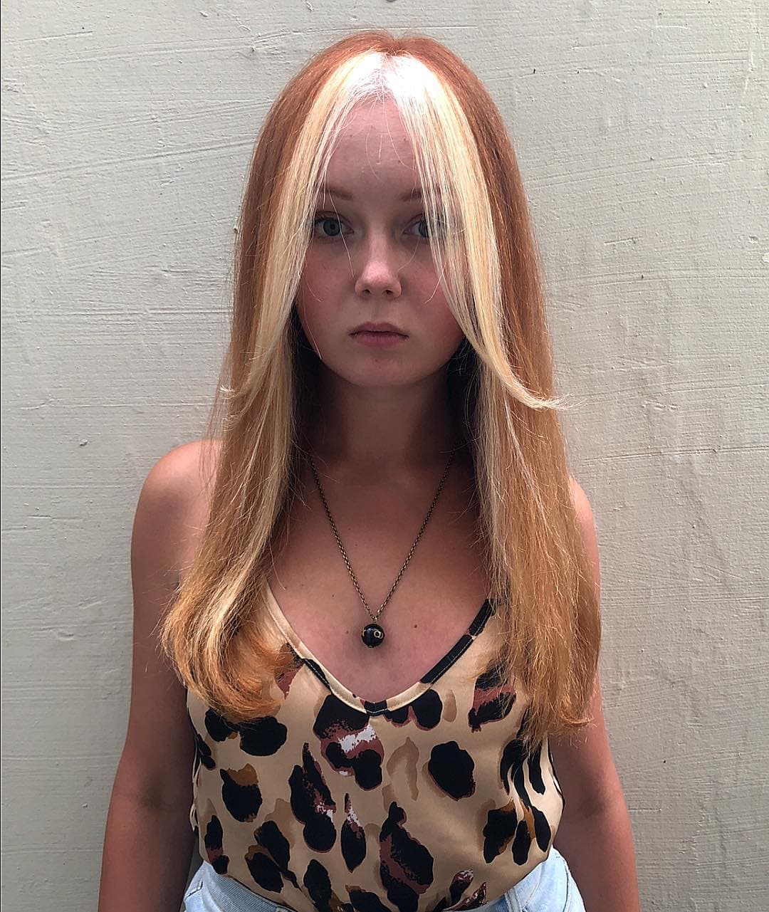 Esta tendencia sin duda devuelve la nostalgia noventera de famosas que “rockearon” el estilo, como Geri Halliwell de Spice Grils, Drew Barrymore y hasta la misma Jennifer Aniston durante sus inicios en Friends (2000).