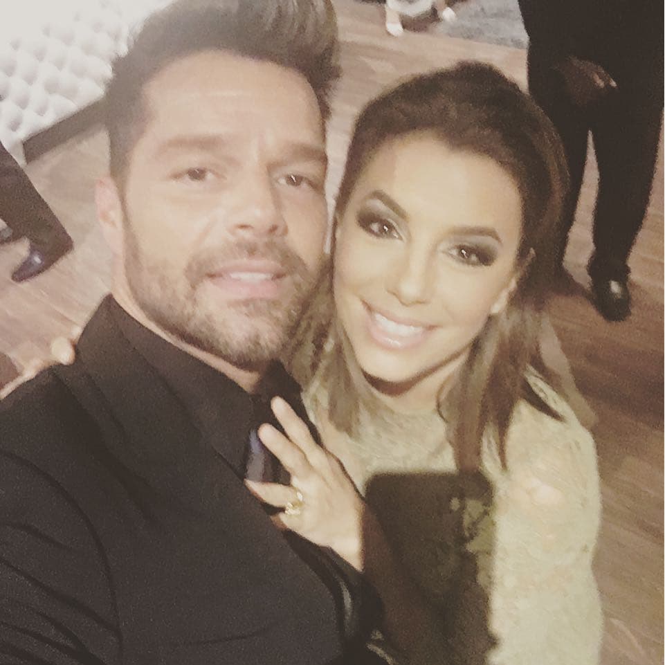 Como “un hermano” es como Eva Longoria ve a Ricky Martin. Desde hace más de diez años tienen una excelente relación y muchas cosas en común, sobre todo tienen un gran corazón para ayudar a los demás, ya que ambos tienen sus respectivas fundaciones.
