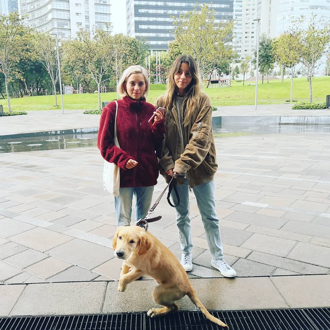 “Fer, en su segunda cesárea se opera, por decisión mutua, juntos. Nos quedamos contentos y nos dedicamos a cuidar a las niñas, que tiene su chiste”, contó Araiza sobre su decisión de no tener más bebés.