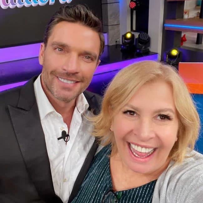 <b>Julián Gil</b>
<br>
<br>"Cómo se te voy a extrañar mi querida @magdaproducer nadie como tú...".