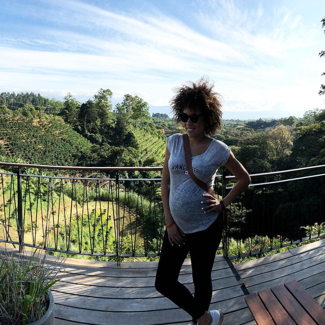 Sin embargo, Brenda es quien más presume su embarazo, con fotos donde destaca que ya subió bastante de peso.