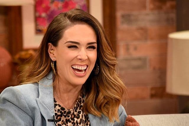 Otra mexicana que vivió una situación de enfermedad mental fue Jacky Bracamontes, quien confirmó en 2014 haber sufrido depresión post-parto.