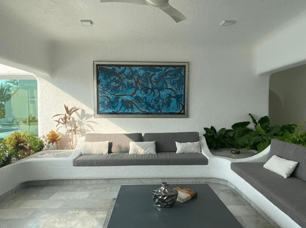 Esta es la sala principal del inmueble, el cual tiene una decoración sobria y sencilla.