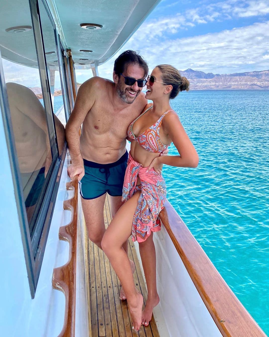 La también conductora ha dicho sobre Eduardo que es una increíble pareja, y que lo mejor lo han disfrutado durante sus viajes. Cabría recordar que se fueron juntos a París y Japón para celebrar el cumpleaños de ella hace un año.