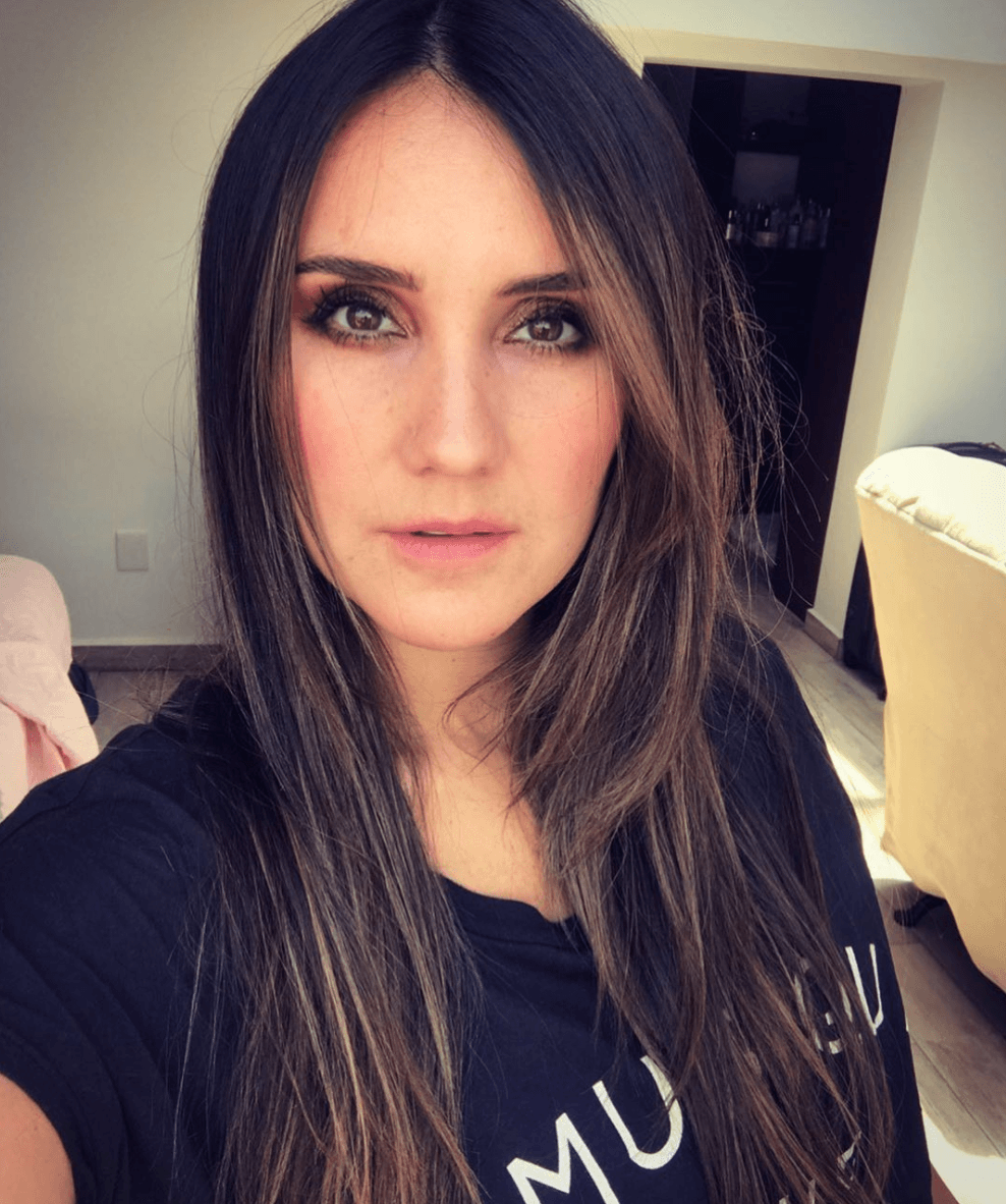 Por primera vez, Dulce María presume su pancita de embarazo