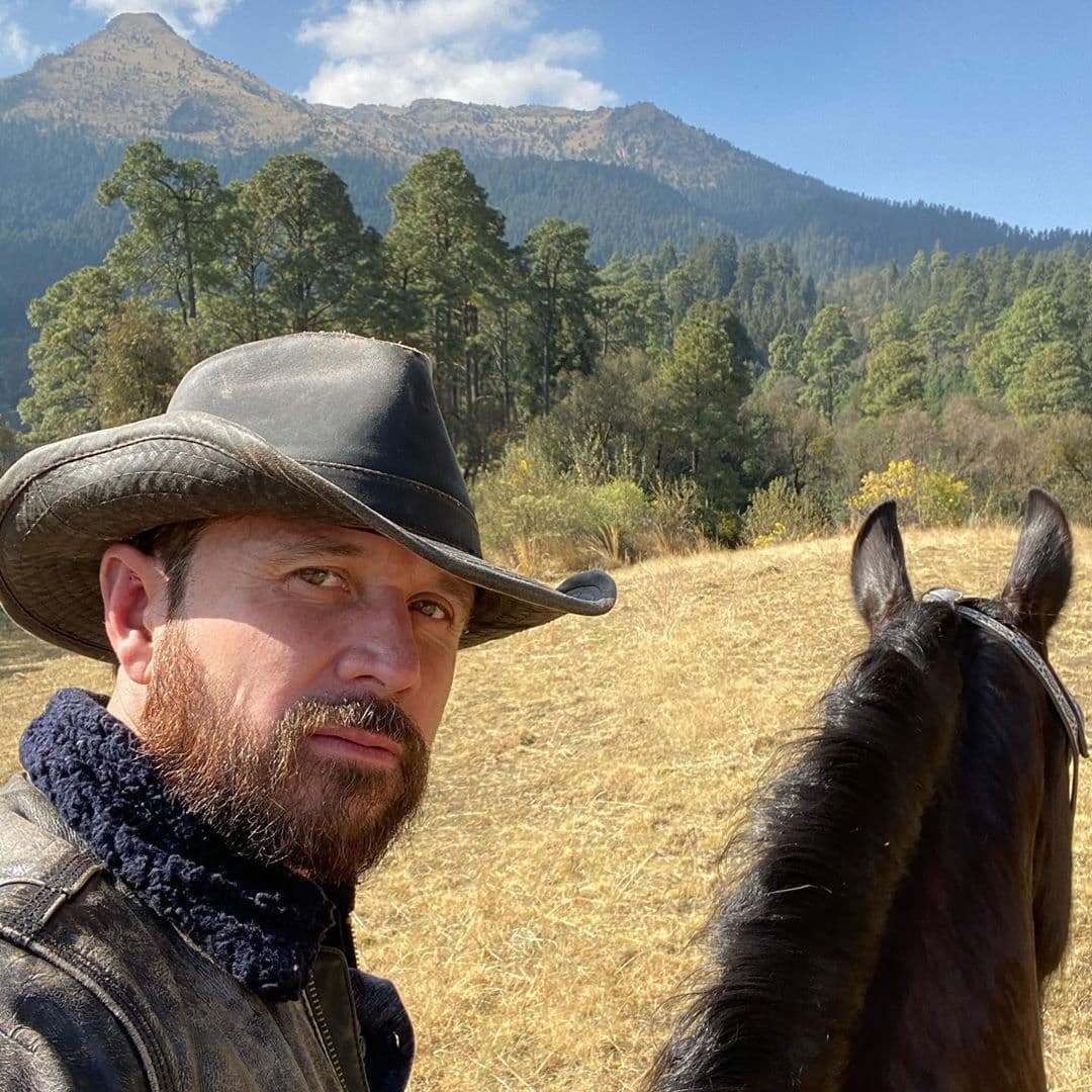Andrés Arreola se descrube en redes sociales como un apasionado del campo y el ejercicio.