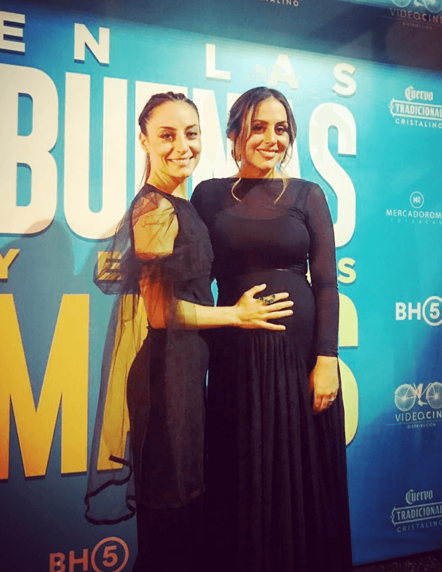 Marimar y Zuria Vega son igual de talentosas y muy guapas. Las hermanas comparten rasgos físicos muy parecidos, como la forma de los ojos, la sonrisa, el color de piel. Además, ambas gozan de hacer ejercicio y mantener un cuerpo de envidia.