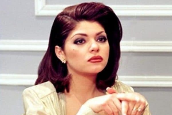 El estilo de Soraya fue icónico gracias a su seductor maquillaje de ojos ahumado.