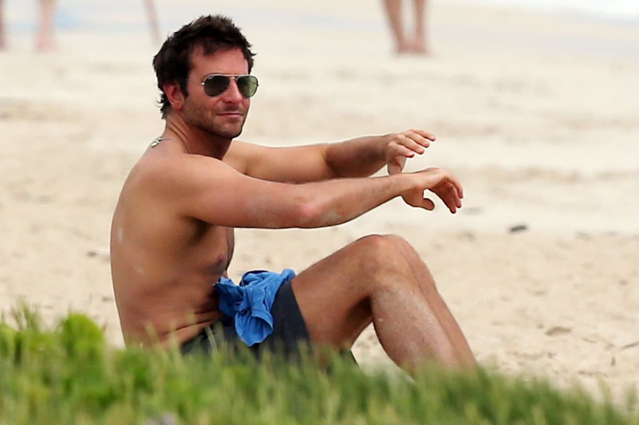 Unas gafas oscuras nunca pueden faltar en el guardarropa de una estrella.