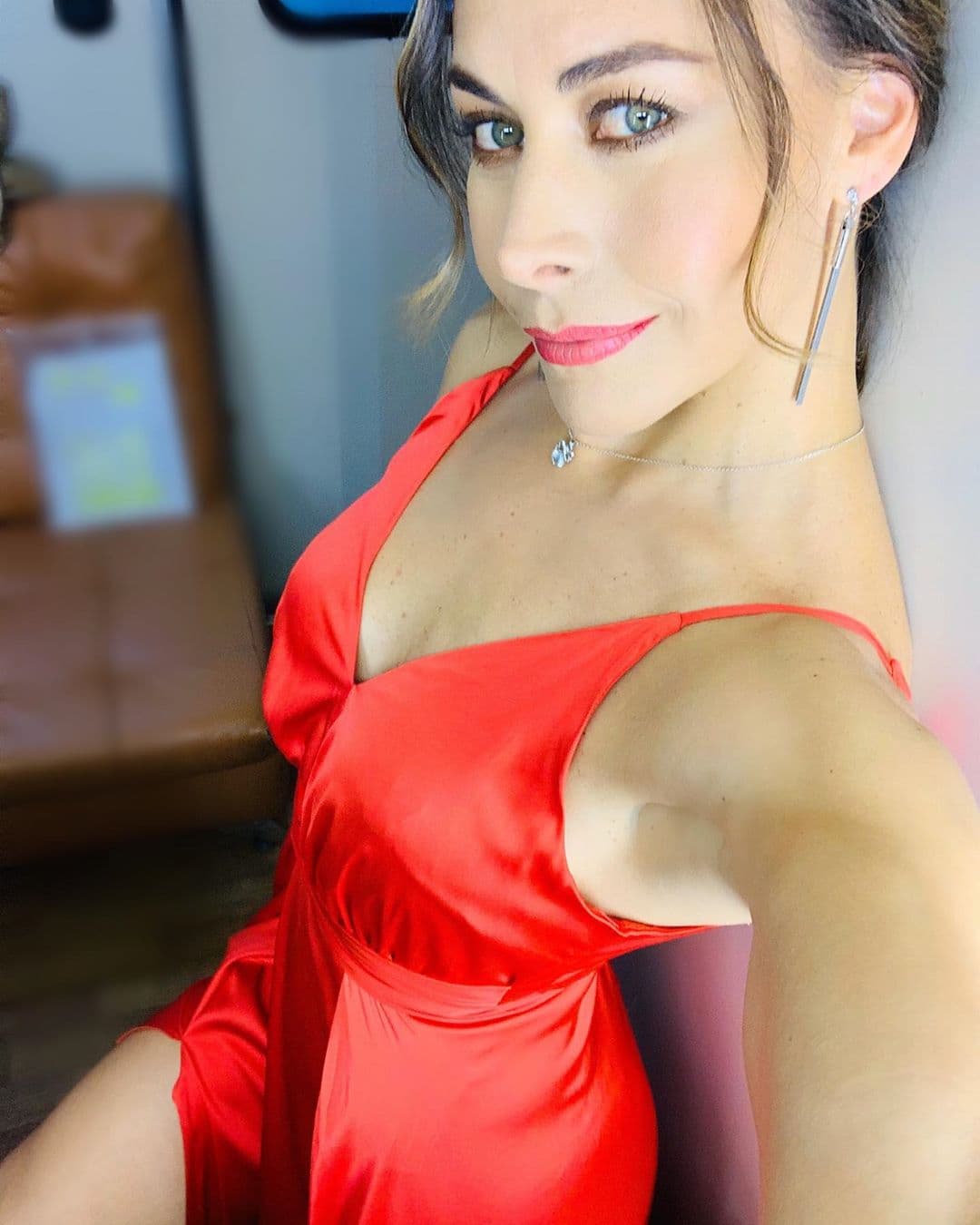 “Hace cuatro años viví la ansiedad por el trastorno alimenticio que padecí, que me llevó a tocar fondo y hay un Dios que me preparó para hacer esta pausa, de crecimiento personal que me ha llevado a evolucionar en mi persona, que con mi experiencia puedo ayudar a otras mujeres en situaciones similares”, señaló.