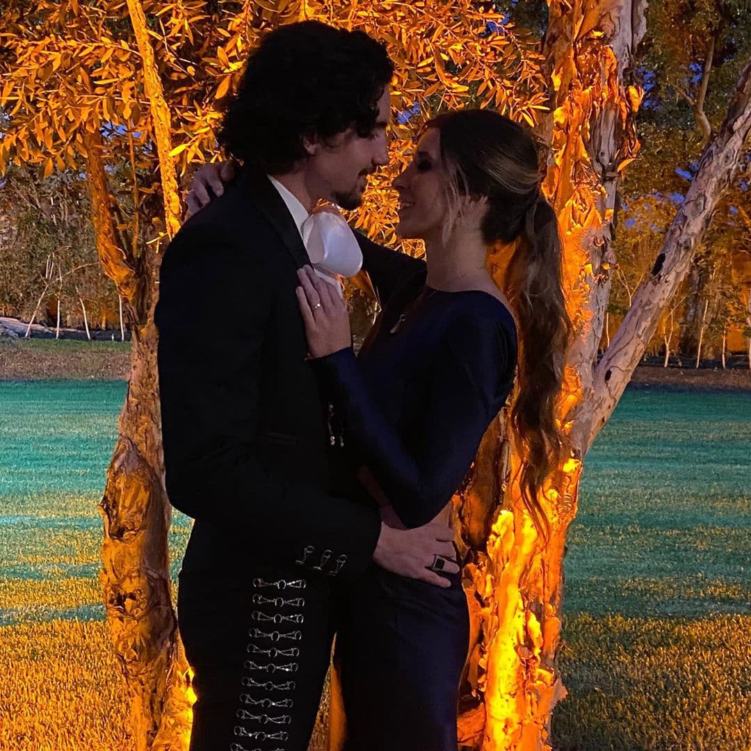 Hijo de Alejandro Fernández se compromete con Alexia Hernández a casi 10 años de noviazgo