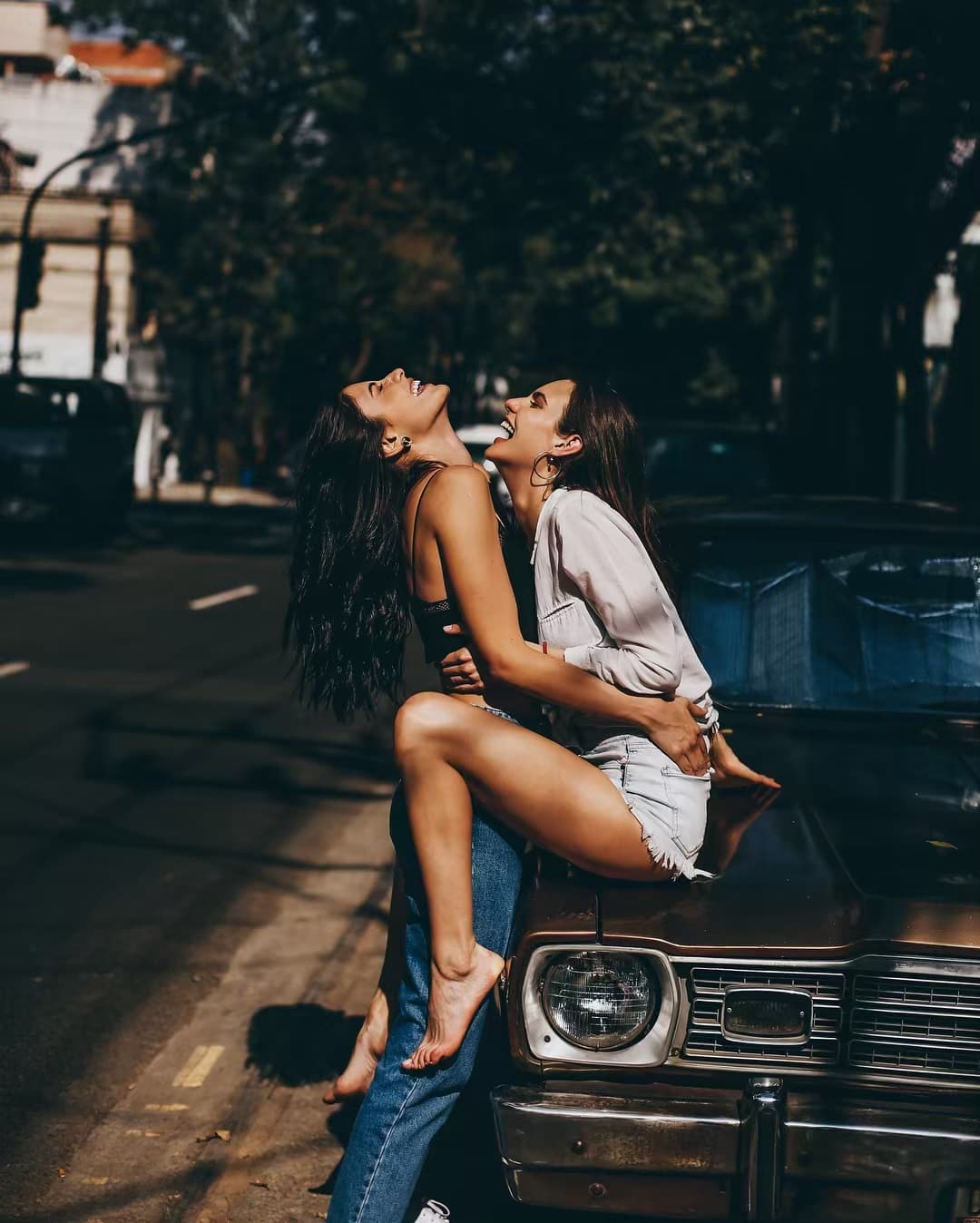 Subiendo imágenes de momentos románticos.