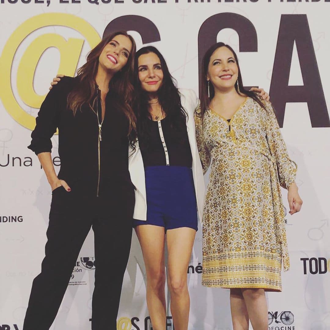 Martha Higareda inició su carrera de actriz desde que era una adolescente y Miriam, su hermana menor, quiso seguir el mismo camino. Las jóvenes hermanas han actuado en televisión y serie, incluso han actuado y producido juntas diversos proyectos como: Cásese quien pueda (2014) y Tod@s caen (2019).