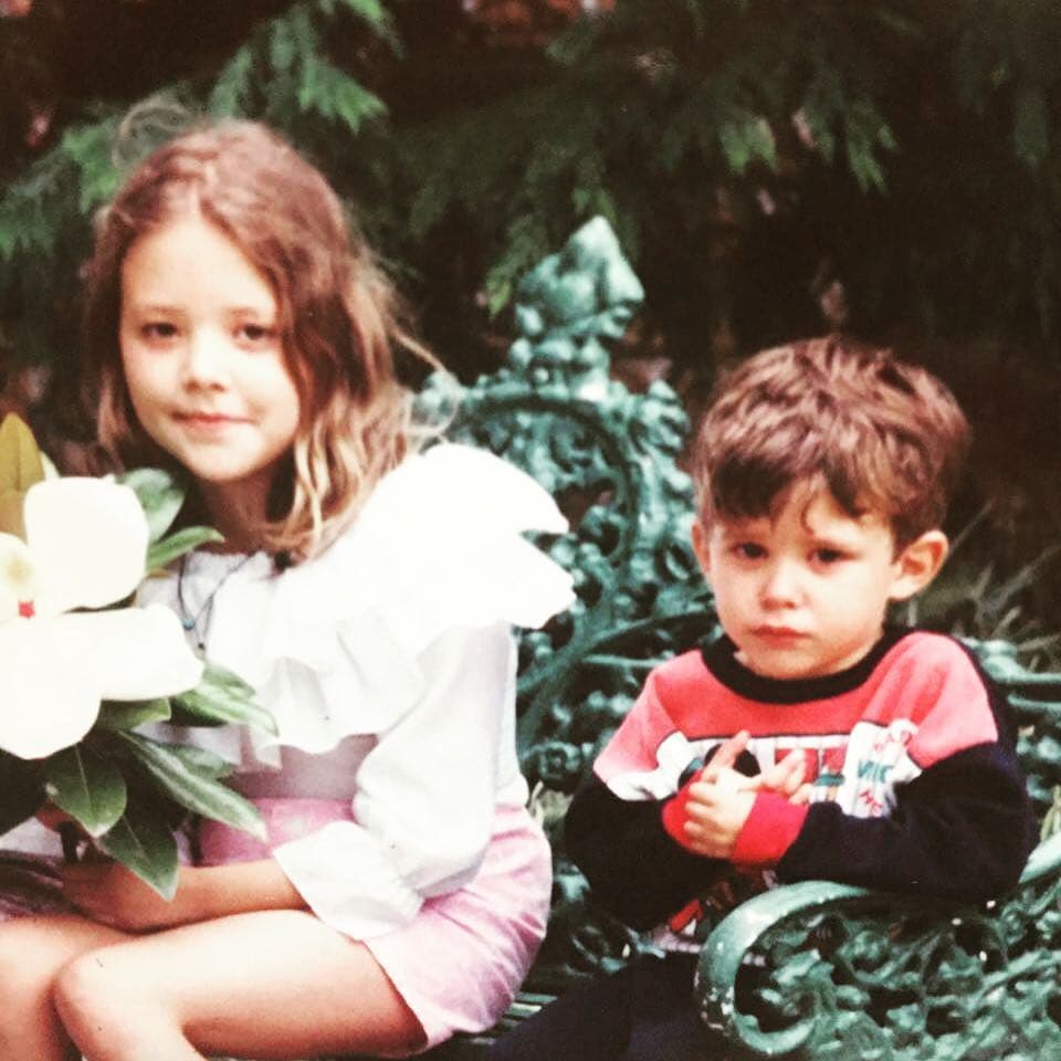 La actriz Fernanda Castillo es hermana mayor de un chico que poco a poco se roba el corazón de mas de una seguidora en su cuenta de Instagram, y nos referimos a Pablo Castillo, el hermano pequeño de la actriz de Mi Dulce Familia y El Señor de los Cielos.