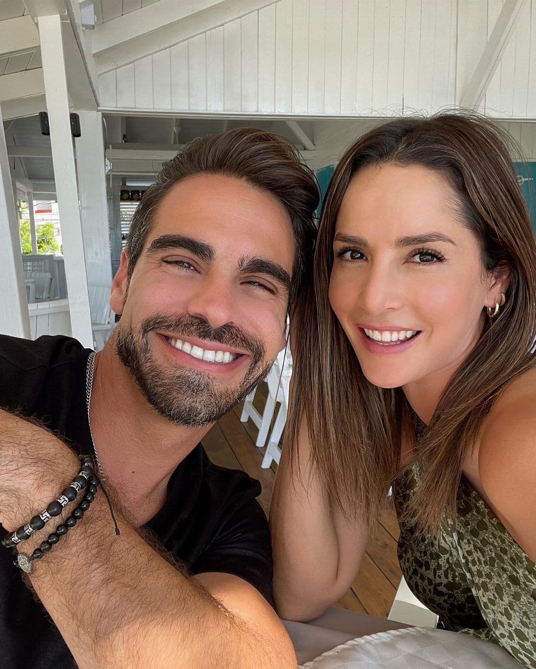 Carmen Villalobos comparte románticas fotos junto a su novio