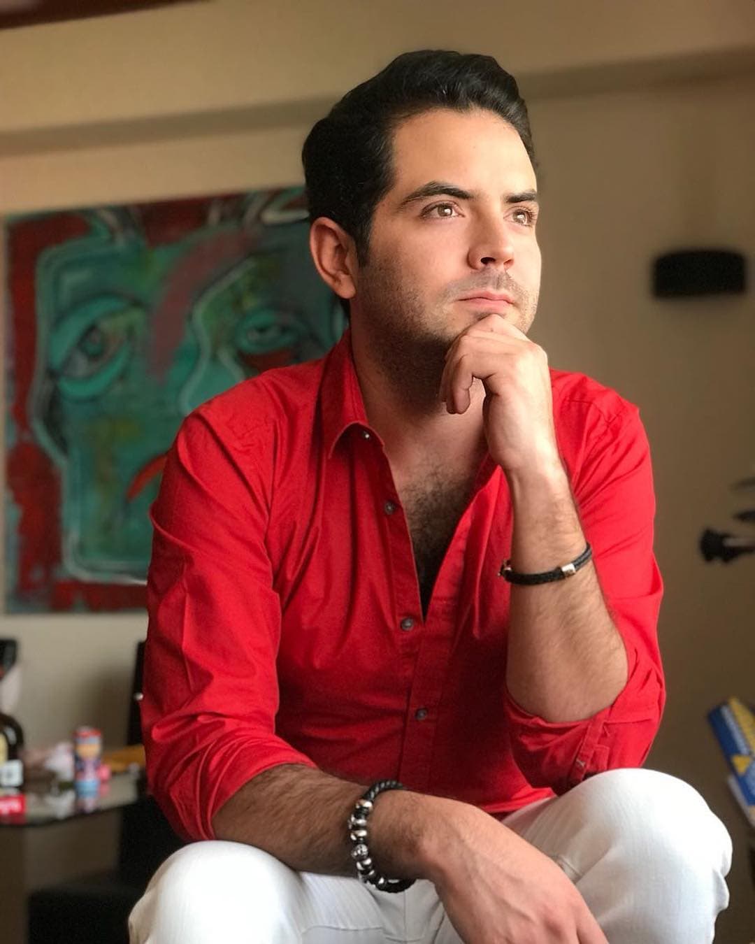 Y en estos 29 años, José Eduardo ha demostrado que es único en su familia y que sigue creando logros en su carrera profesional, además de personales, no importa si esto conlleve a convertirse en el rey de Tik tok. 
<br>