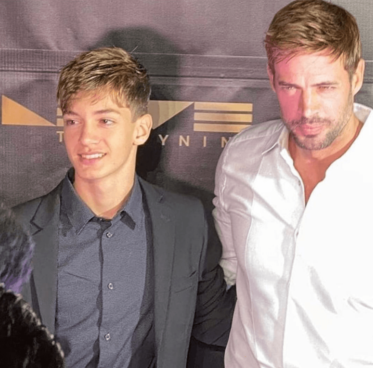 Christopher Alexander es el primer hijo de William Levy. El adolescente tiene 14 años pero se ve que en unos años estará igualito a su famoso padre. No dudaríamos que en un futuro se convierta en todo un galán de telenovelas.