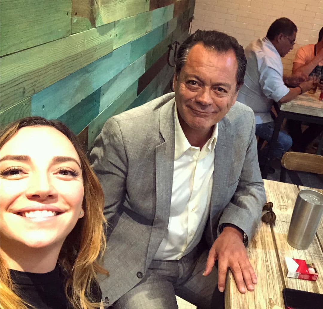 Regina Blandón, conocida por interpretar el famoso papel de "Bibi" en La Familia P.Luche, es hija del actor Roberto Blandón. La actriz ha declarado que su padre no quería que ella sus pasos, pero al final la apoyo en sus sueños.