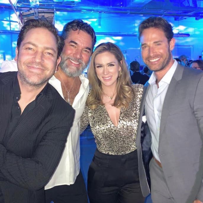 En el 2004, Jan, Eduardo Santamarina, Jacky Bracamontes y Sebastián Rulli participaron en la telenovela Rubí y, a 
<br> varios años desde el final de la novela, los actores se reunieron en un evento en México. En esta fotografía, solamente faltó Bárbara Mori.