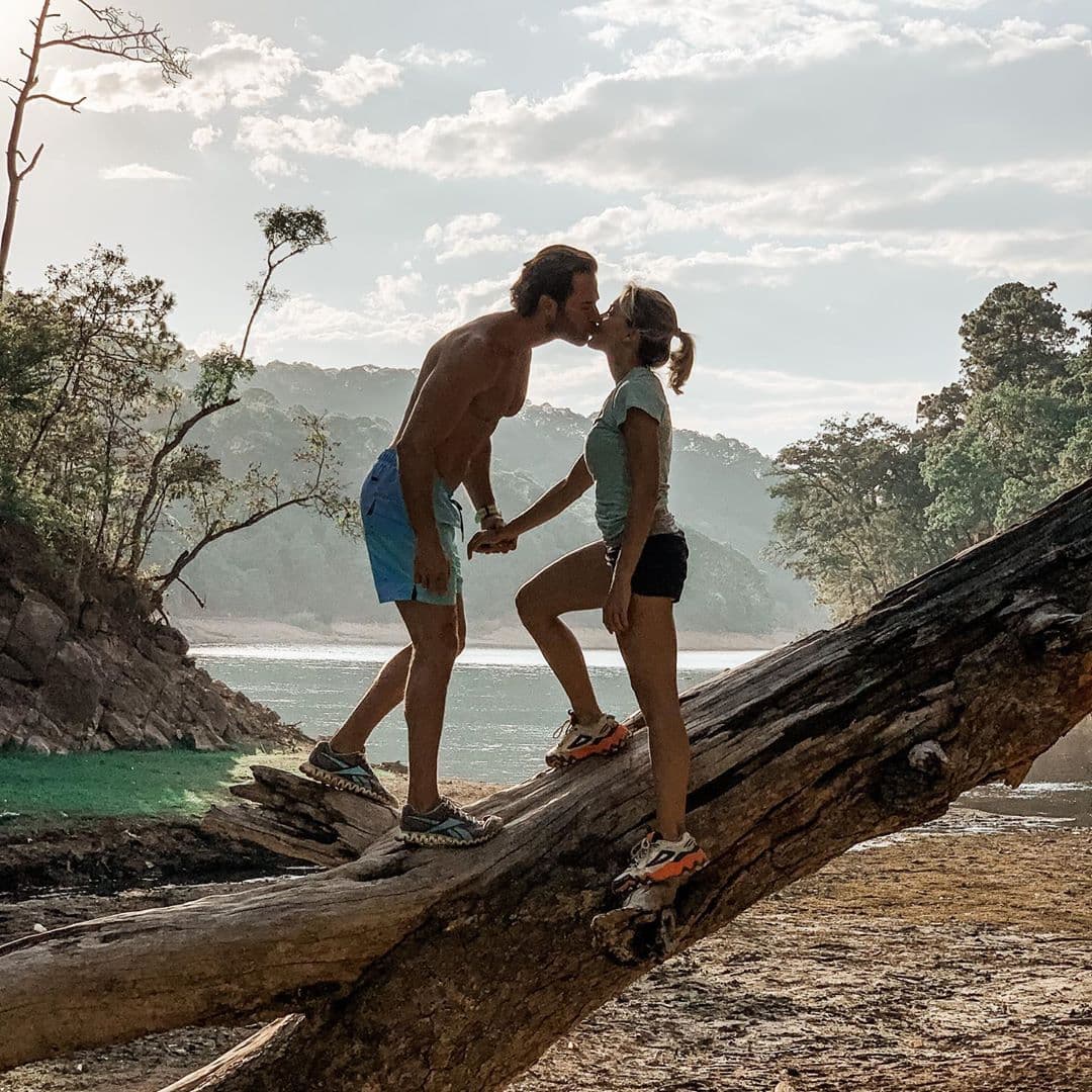 La pareja compartió en redes sociales todo sobre su celebración de cumpleaños, Angelique habiendo cumplido 32 años, su guapo novio llegó a los 45. Mira aquí los tiernos mensajes de amor que la pareja se dedicó el uno a otro con motivo de haber cumplido un año más.