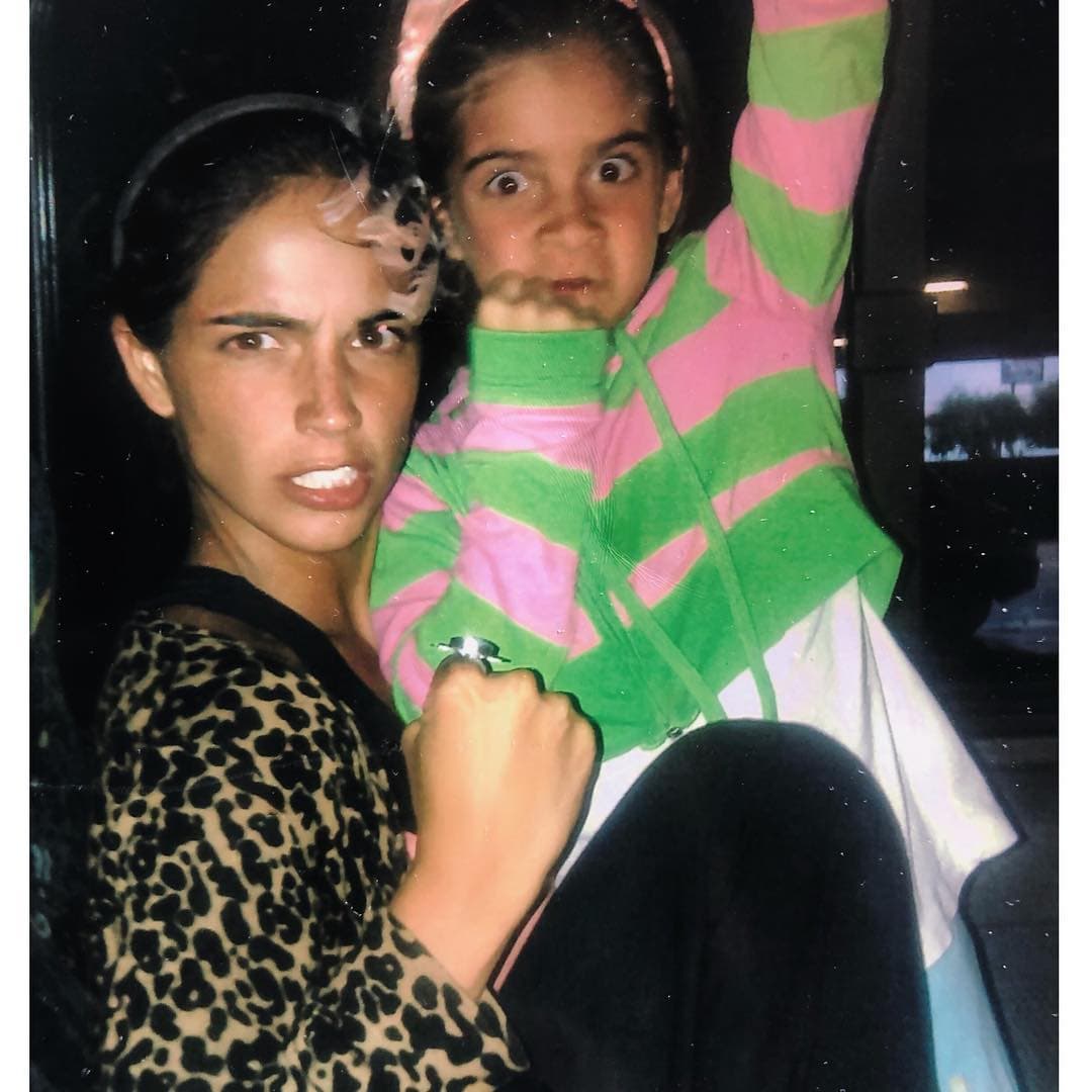 A pesar de que ahora Bárbara demuestra una actitud muy positiva, antes no fue fácil para ella, y es que sus papás se divorciaron cuando tenía 11 años y a los 15 se enteró que estaba embarazada de su novio.
