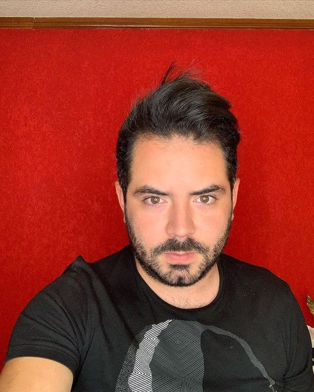 José Eduardo Derbez cumple años este 14 de abril y los celebra en honor al último festeo dentro de la década de sus veintes. 
<br>
<br>"¡Qué emoción festejar un cumpleaños más! ¡Último año de mis veintisiempre! Muy agradecido y feliz", escribió el conductor de Miembros al Aire a través de su cuenta oficial en Instagram para celebrar con sus seguidores.