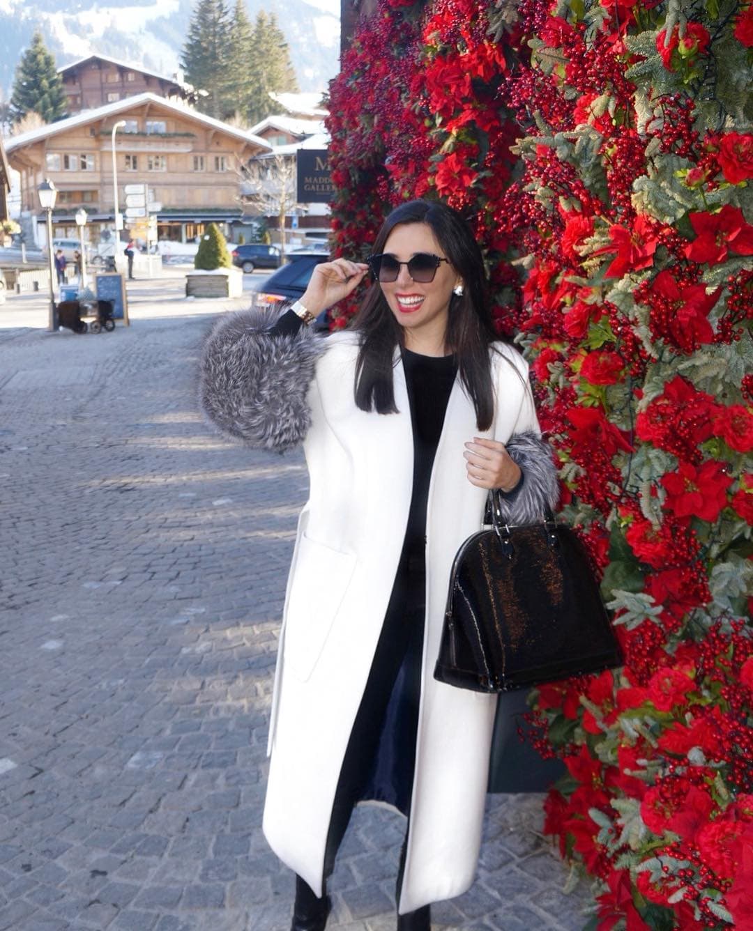 Es parte del club Ex-Alumni de Harvard en México y miembro activo del consejo Alumni.