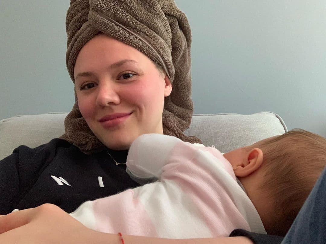 Joy Huerta está disfrutando al máximo su nueva etapa como mamá y, aunque trata de mantener parte de su privacidad, la cantante no puede evitar presumir con el mundo los momentos más tiernos de su hija, Noah.