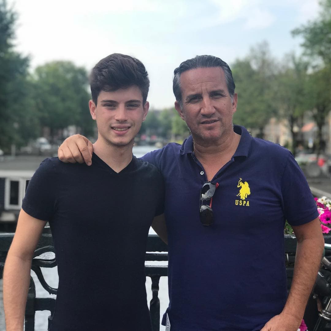 Hace 20 años, Plutarco Haza y Ludwika Paleta se convirtieron en padres de Nicolás. Pese a que la relación terminó, el joven mantiene una buena relación con los dos y, actualmente, se encuentra estudiando fuera del país. Habría que esperar si en el futuro buscará hacer un camino en el medio artístico.