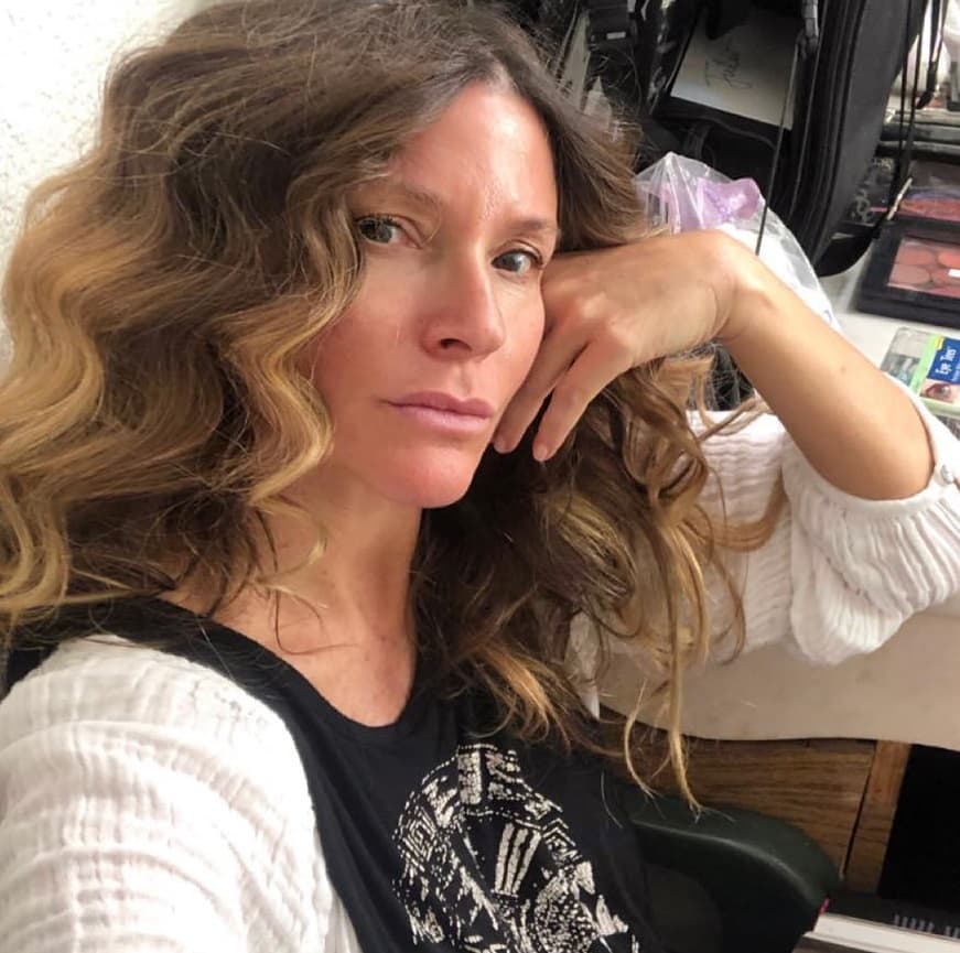 Issabela Camil se ha dedicado toda su vida a la actuación, sin embargo, el nombre con el que la conocemos desde hace años, es muy diferente al que tiene en realidad: Erika Ellice Sotres Starr.