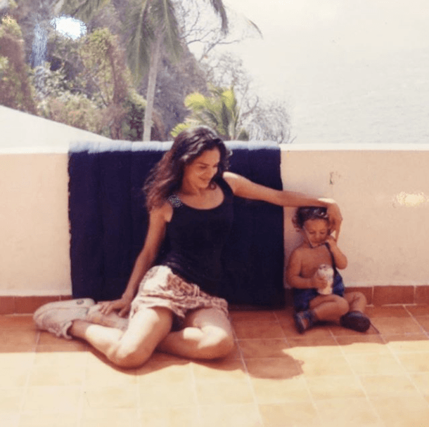Aunque no dio a conocer el nombre del padre de su hijo, sí contó quién es él y cómo comenzó su historia de amor. "Fue un bailarín de la Compañía Nacional de Danza al que yo conocí cuando tenía 10 años. (...) Era un tipazo y era un gran profesional, de los mejores bailarines que yo vi en esa época, entonces me enamoré de su talento", relató.