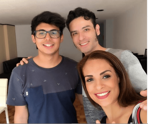 Por su parte, Cero aprovechó para desmentir que su hijo no tuviera un lugar donde vivir mientras ella mantuvo una relación con el cantante Edwin Luna. "En realidad él siempre tuvo su cuarto en Monterrey, donde vive su papá y en Monterrey, en la que era mi casa. Él nunca fue un niño abandonado", aseguró.
