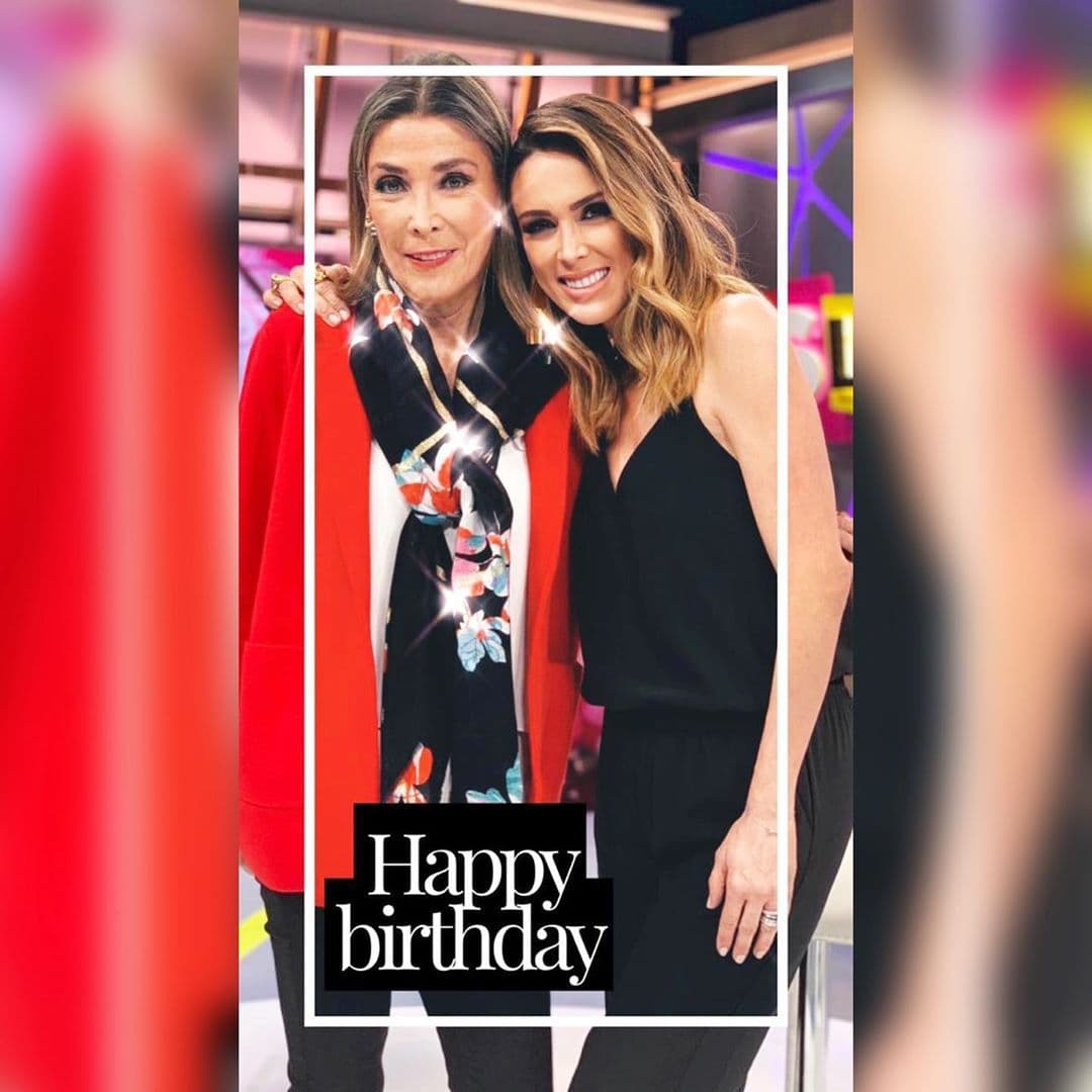 Sin duda,
<b> Jacqueline Bracamontes</b> es una de las celebridades más guapas en México, por lo que muchos de sus seguidores aseguran que es por el gran parecido a su madre, Jaqueline Van-Hoorde, quien en repetidas ocasiones se ha robado miradas por su gran estilo y porte.
<br>