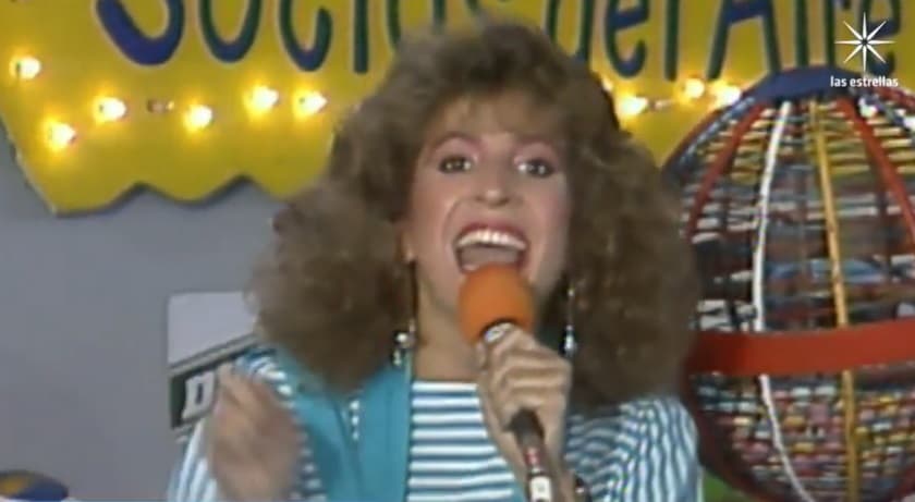 Los planes de dedicarse al canto se pospusieron cuando le ofrecieron su primer trabajo de conducción en el programa "Vamos a jugar jugando", en el Canal 5 por Televisa.