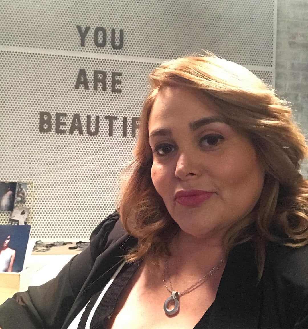 Además, también participó en competencias de canto. Así fue como sus seguidores descubrieron su poderosa voz. Fue ganadora de ‘Cantando por un sueño’ y ‘Reyes de la Canción’.
<br>