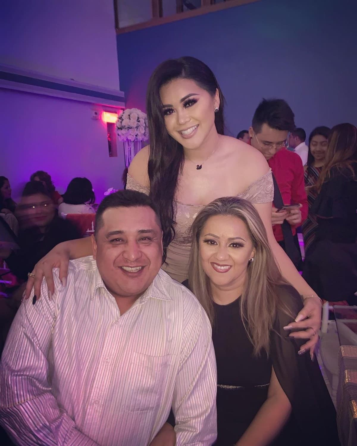 Gomita con sus papás, Alfredo Ordaz y Elizabeth Campos.